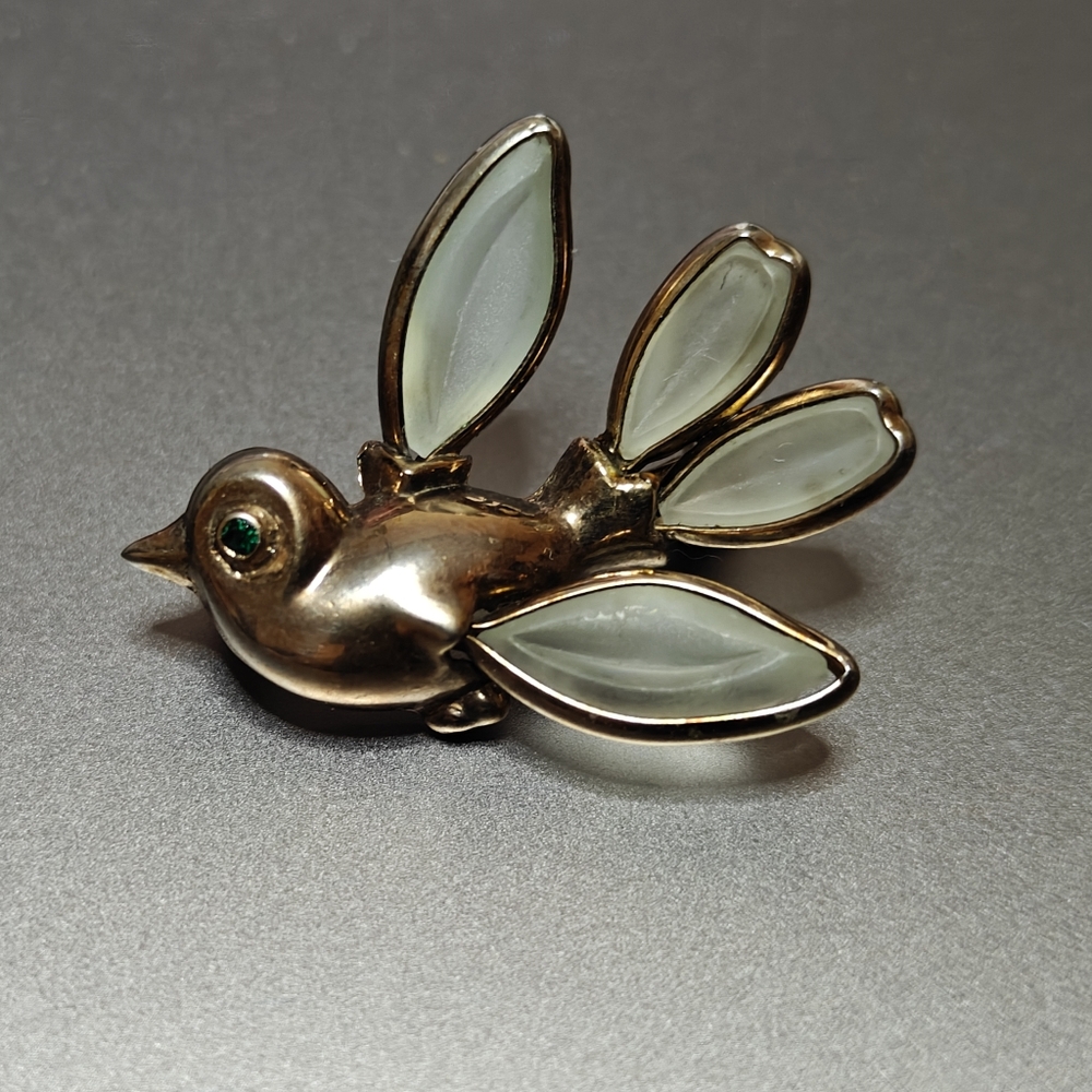Trifari Petalette Bird Brooch